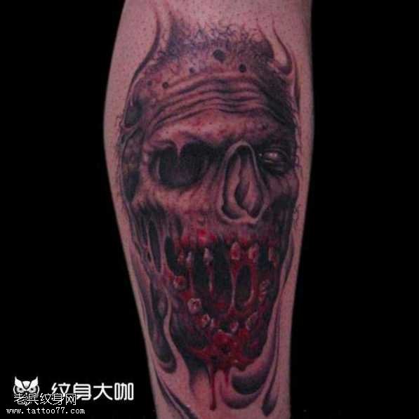 腿部血肉骷髅纹身图案