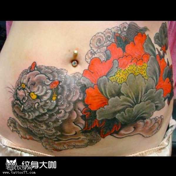 腰部狮子纹身图案