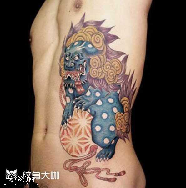 腰部唐狮子纹身图案