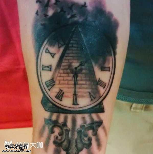 腿部表纹身图案