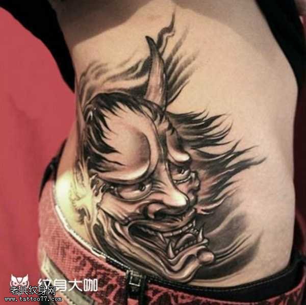 腰部般若纹身图案