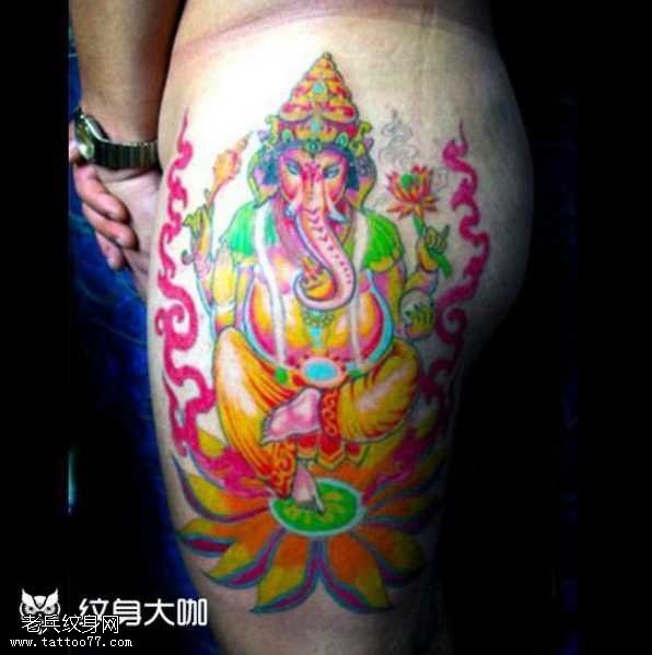 腿部象神纹身图案