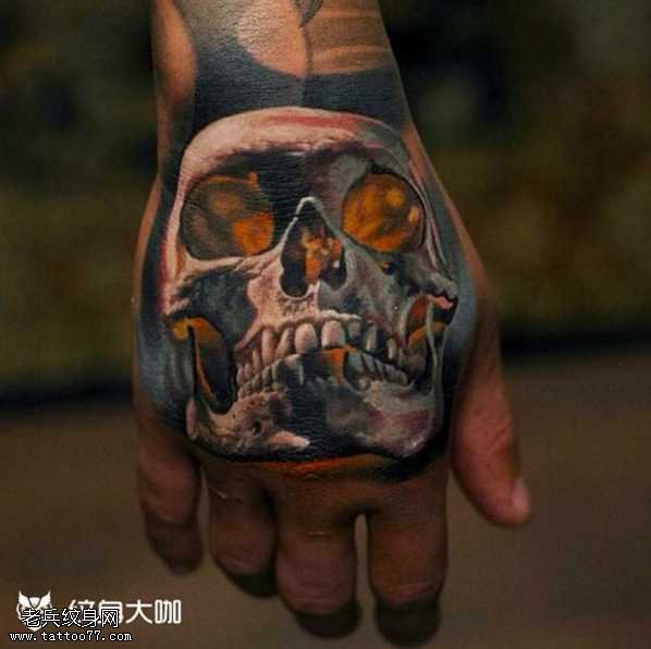 手部骷髅纹身图案