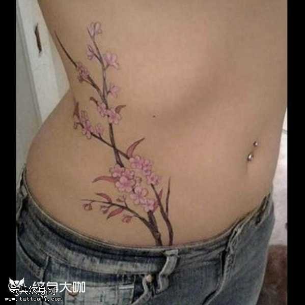 腰部梅花纹身图案
