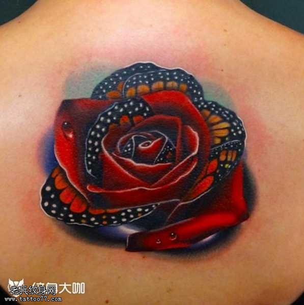 腰部玫瑰纹身图案