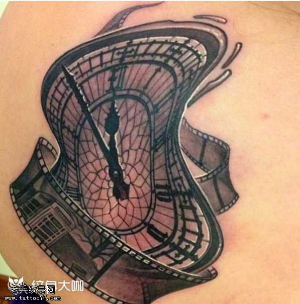 背部表纹身图案