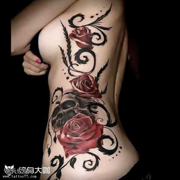 腰部玫瑰纹身图案