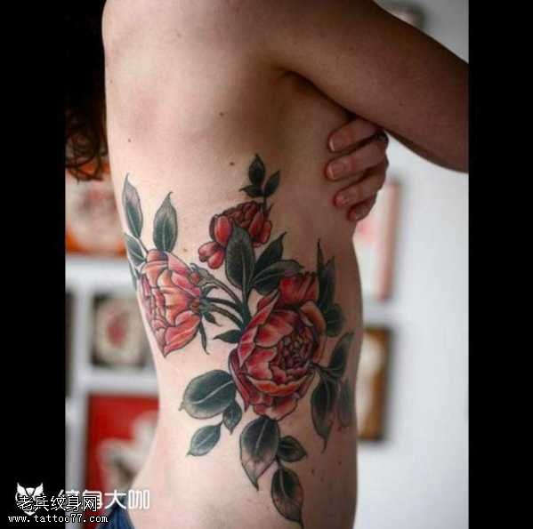 腰部玫瑰纹身图案