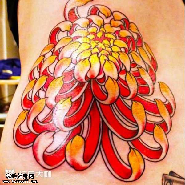 腰部红金菊花纹身图案