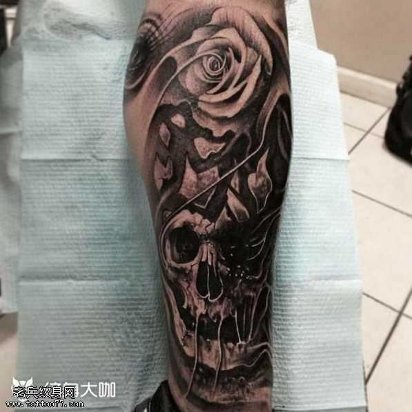 腿部骷髅纹身图案