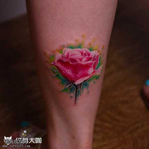 腿部玫瑰纹身图案