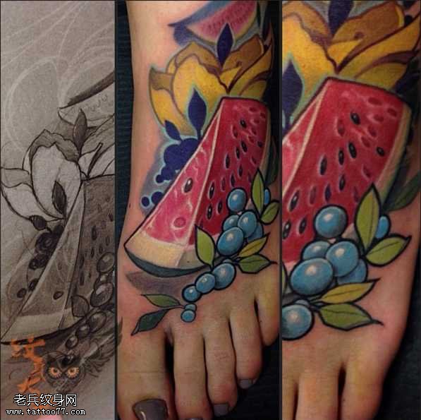 脚部西瓜纹身图案