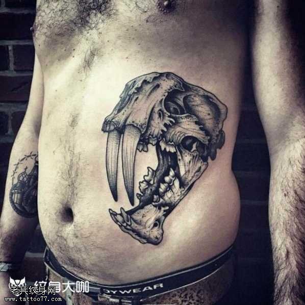 腹部恐龙骨骼纹身图案