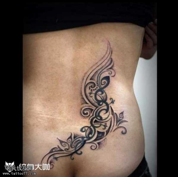 腰部花藤纹身图案