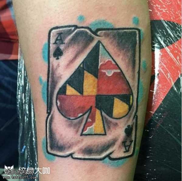 腿部个性卡牌纹身图案