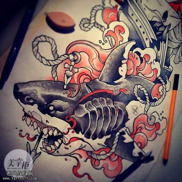 手稿鲨鱼纹身图案