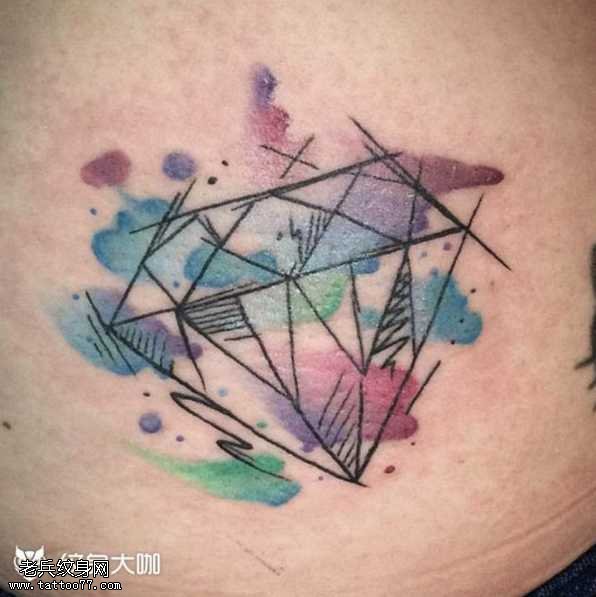 腰部彩钻石纹身图案