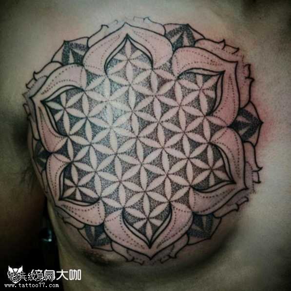 胸部点刺梵花纹身图案