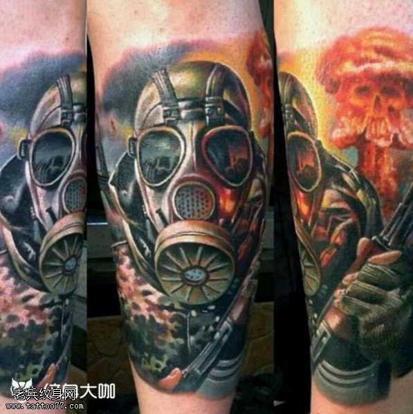 腿部面具纹身图案
