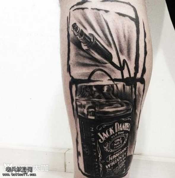 腿部唱歌机纹身图案