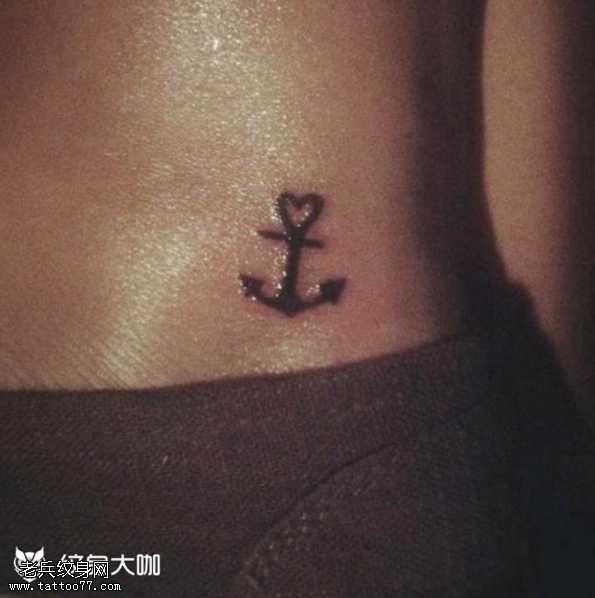 腰部小清新船锚纹身图案