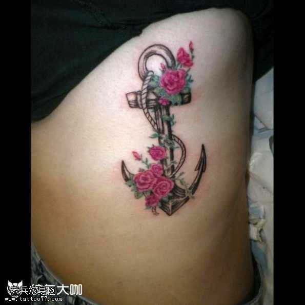 腰部船锚纹身图案