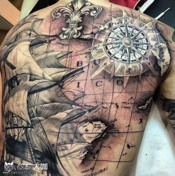 背部地图指南针纹身图案