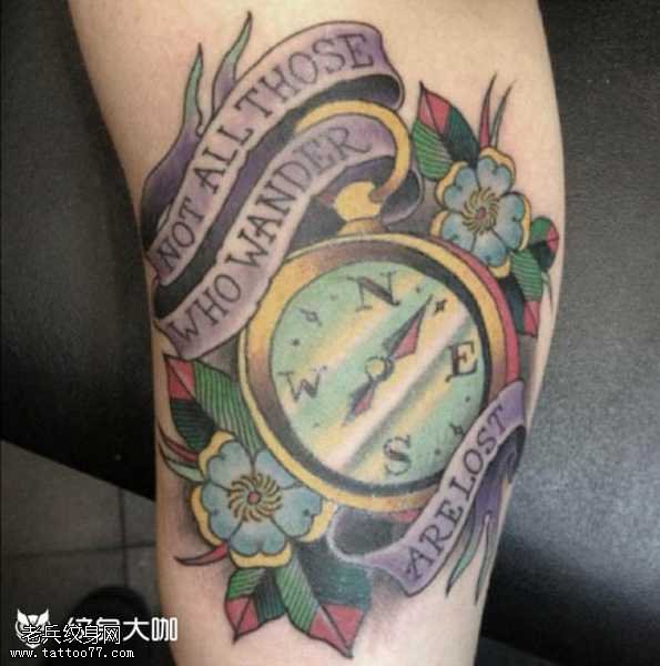 腿部闹钟纹身图案