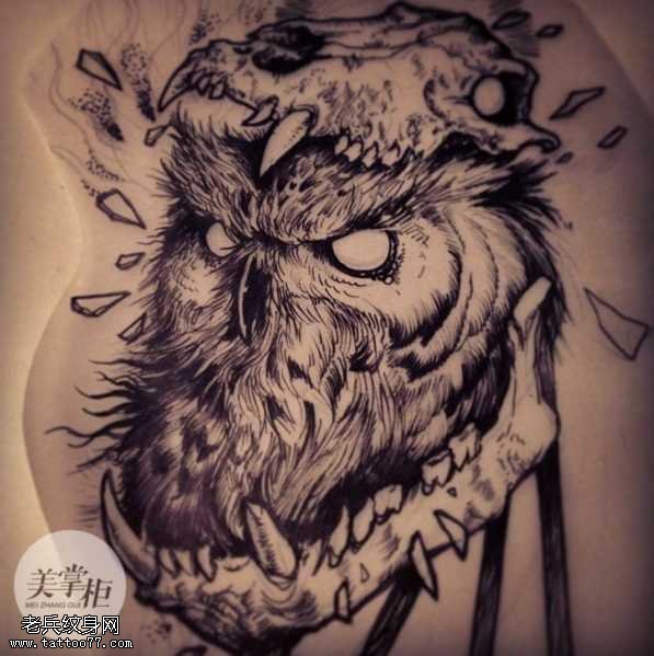 手稿恐龙骨纹身图案