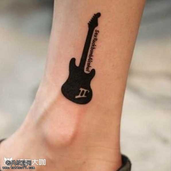 腿部吉他图腾纹身图案
