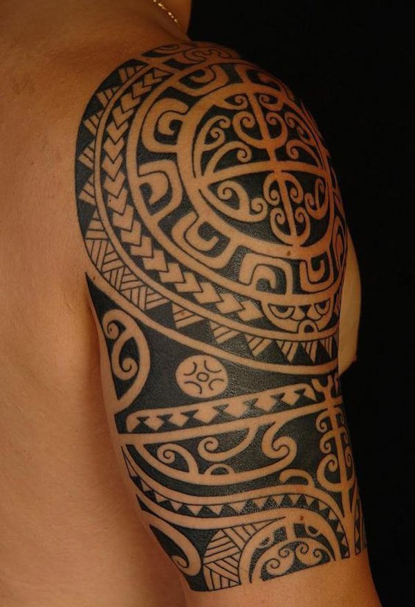 男性手大臂膀霸气的部落图腾纹身图案