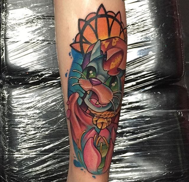 大腿上精致的New School风格恐龙纹身图案