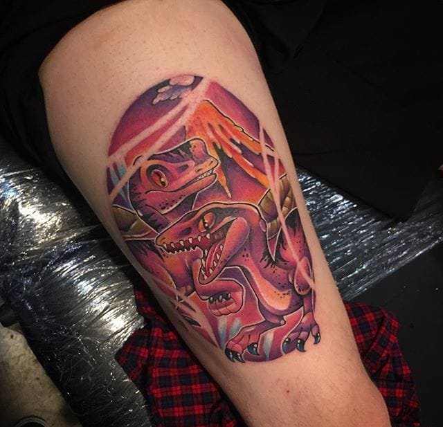 大腿上精致的New School风格恐龙纹身图案