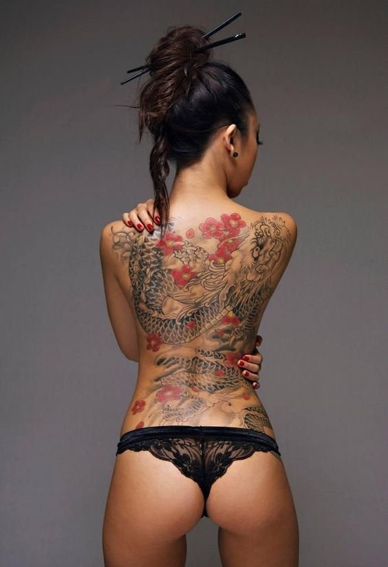 超性感女性霸气满背龙纹身图案