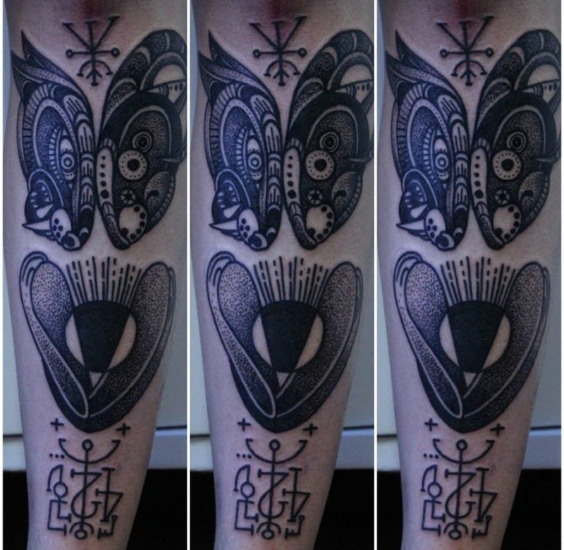 大腿上抽象立体派现代纹身图案