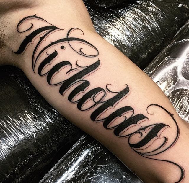 Old School风格黑色英文字纹身图案来自索尔里拉