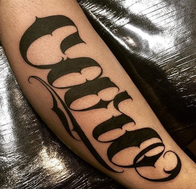 Old School风格黑色英文字纹身图案来自索尔里拉