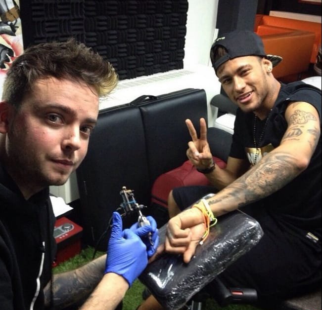 逼真的豹纹身图案