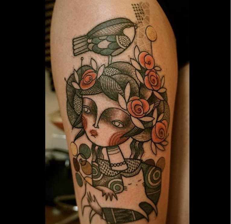 大腿上抽象的仙女纹身图案