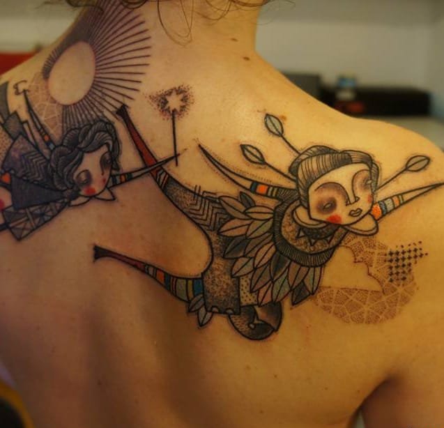 大腿上抽象的仙女纹身图案