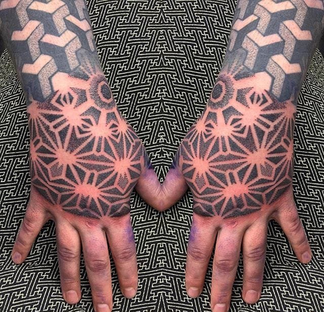 大面积密集几何图形纹身图案来自百瑞普兰