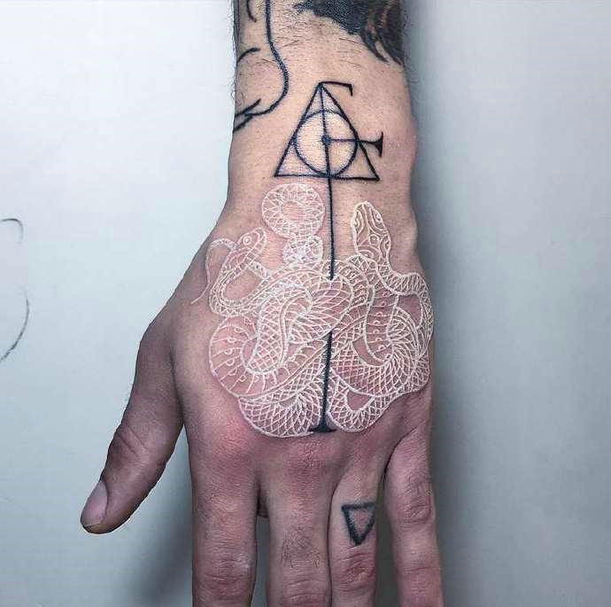 一组隐隐约约能看清的个性纹身图案