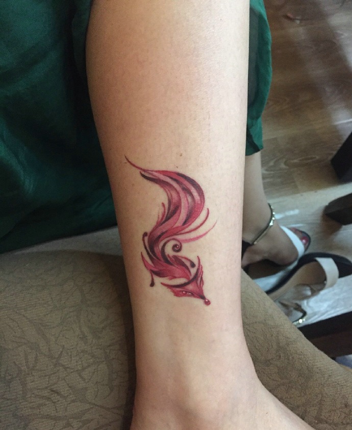 裸脚彩色小清新狐狸纹身图案