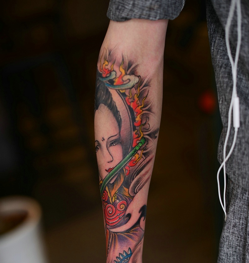 耐看的古代花妓手臂纹身图案