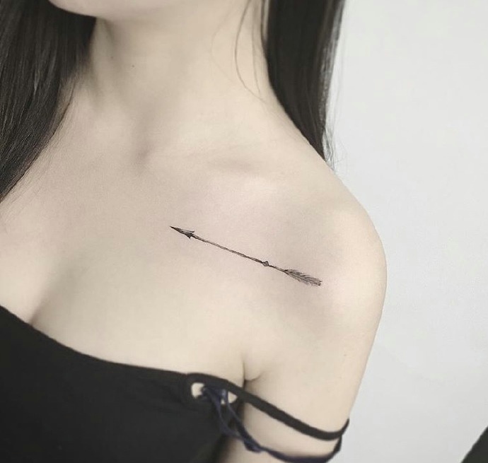 胸口的小清新纹身图案性感魅力