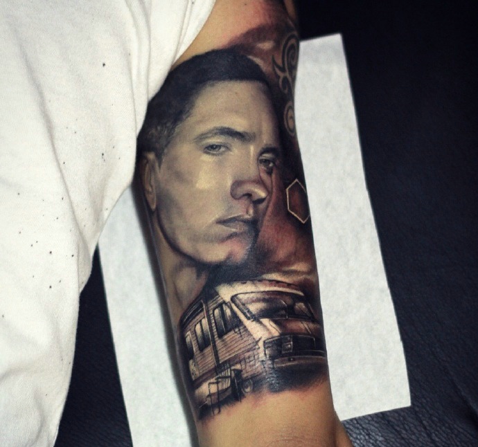 手臂帅气小鲜肉肖像纹身图案