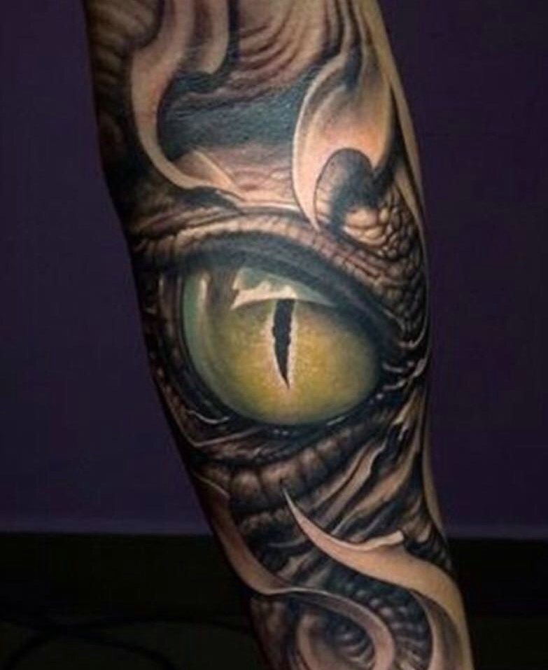 花臂3d眼球纹身图案很逼真