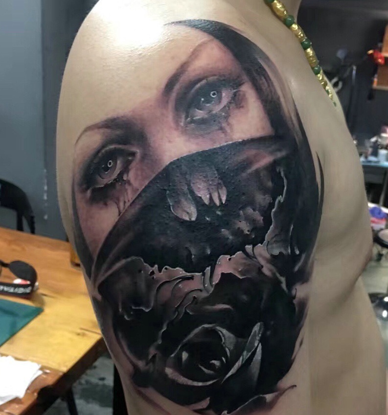 大臂3d美女混合的图腾纹身图案