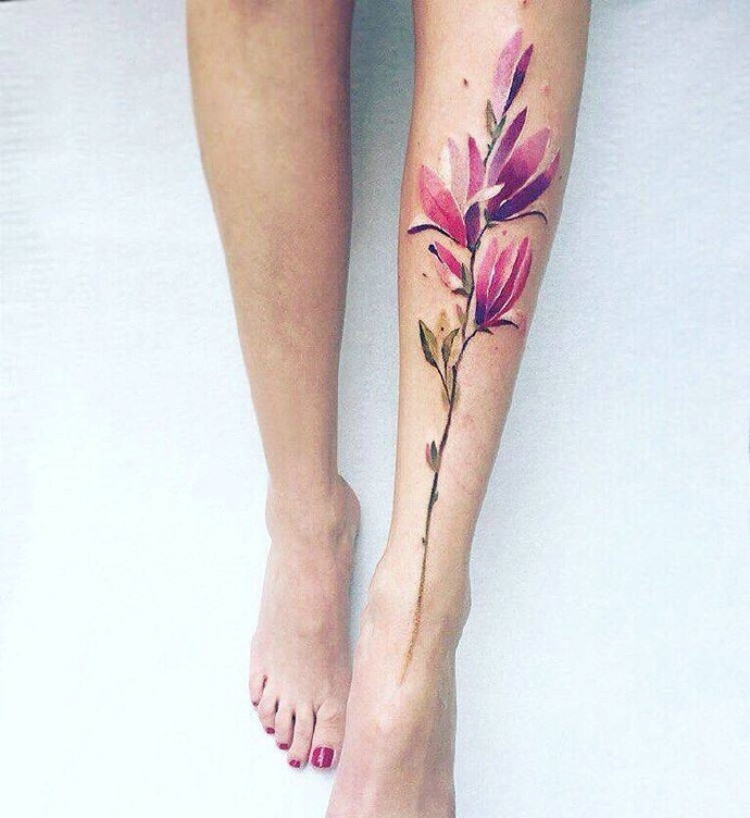 一组适合女生的水彩花朵纹身图案