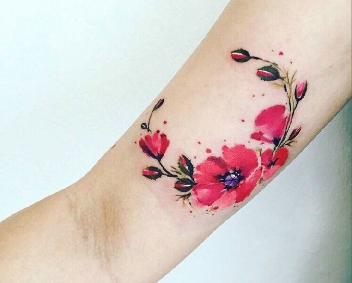 一组适合女生的水彩花朵纹身图案